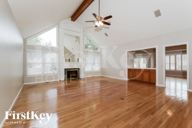 Photo - 700 Meadow Cliff Dr