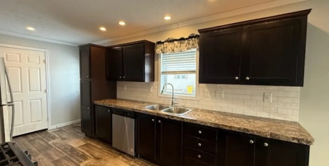 Building Photo - 10611 Lyons Ct