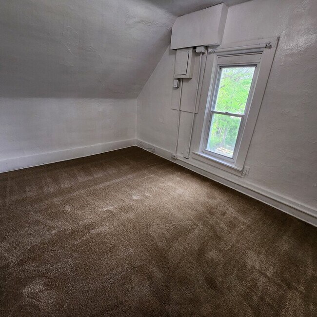 1706 E Walnut St Unit Apt 2 Condo for Rent in Des Moines, IA