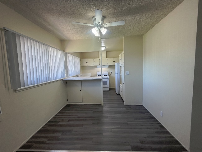 Photo - 700 N East End Ave Unidad 20