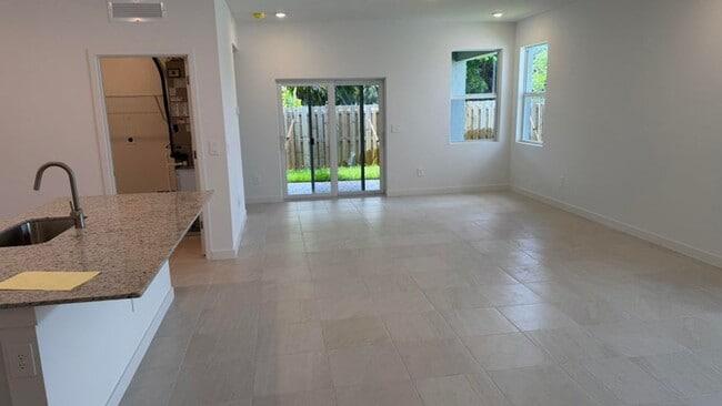 Photo - 1872 NW 6th Ct