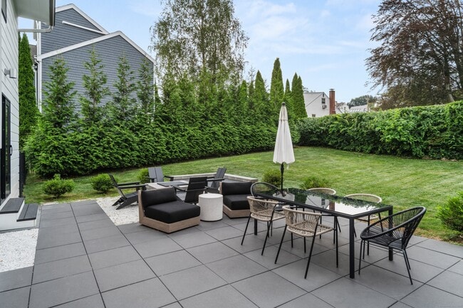 Photo - 200 Hillspoint Rd