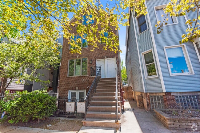 Building Photo - 1525 W Barry Ave Unit 1R Rental