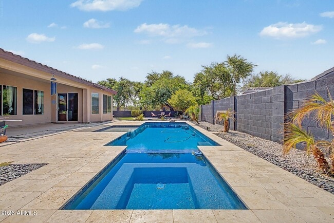 Photo - 1902 E Desert Ln