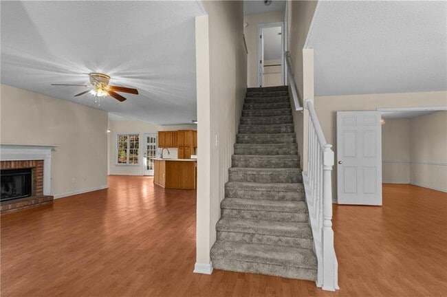 Photo - 2155 Southbrook Ridge NW