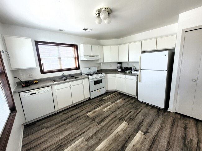 Photo - 321 Sheffield Dr