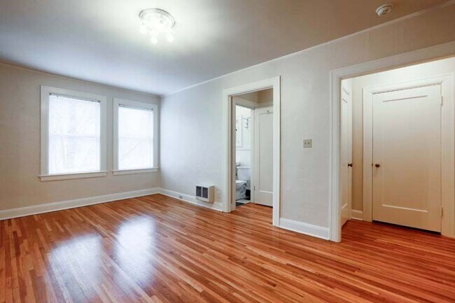Photo - NEVADA COURT APARTMENTS (MCM02)