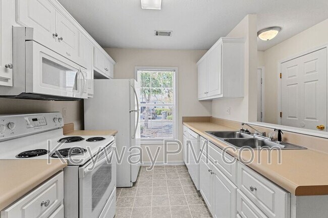 Photo - 2218 Bridgeton Rd