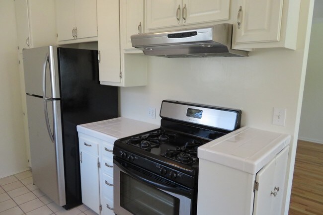 Photo - 402 Montana Ave in Santa Monica - 4 blocks...