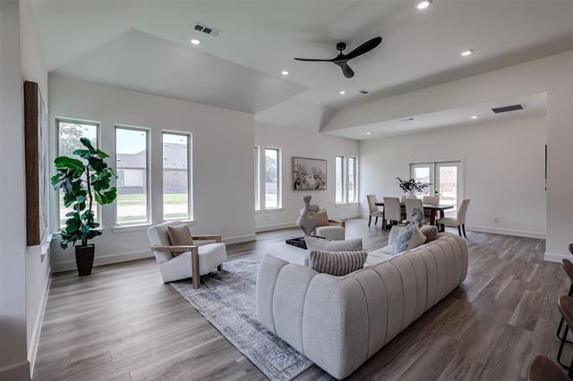 Photo - 1208 Oak Harbor Blvd