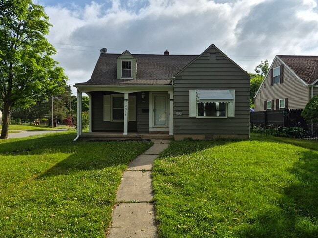 Photo - 2038 Copeman Blvd