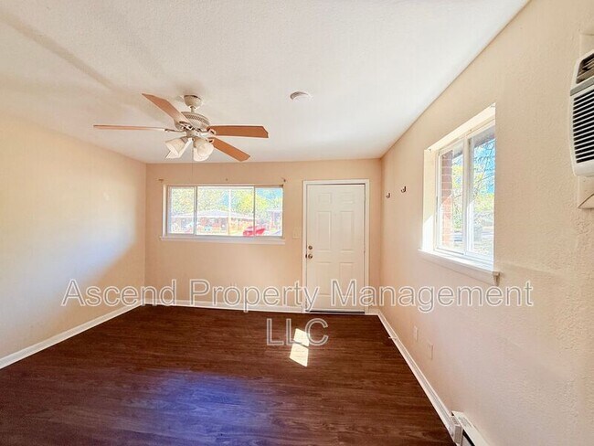 Photo - 2108 Cooley St Unit B