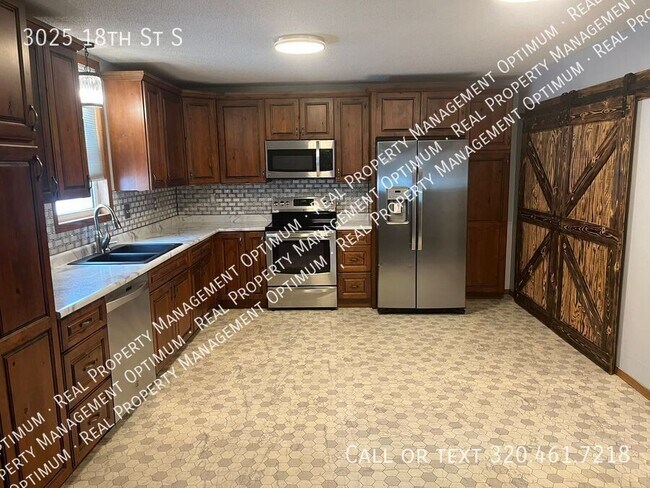 Photo - 3025 18th St S