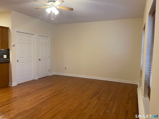 Photo - 80 Grassy Plain St Unit 4