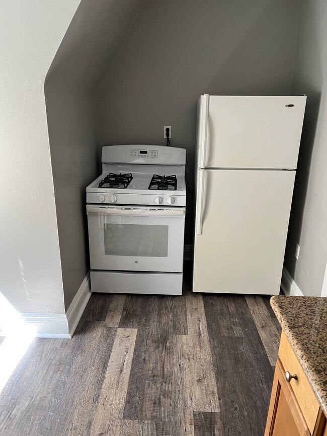 4742 Friendship Ave Unit 4