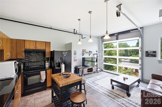 1611 Central Ave Unit 400