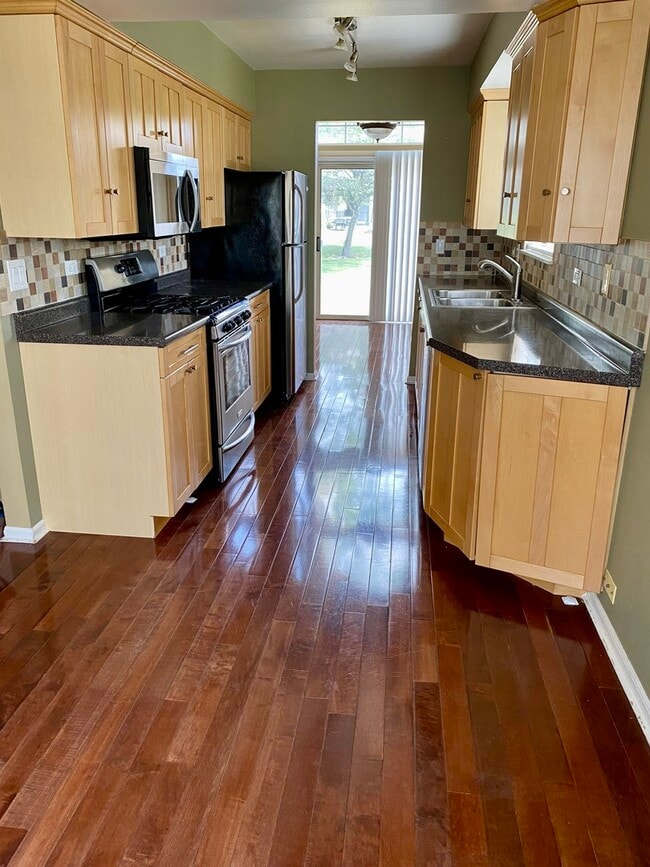 Photo - 1165 Edington Ct