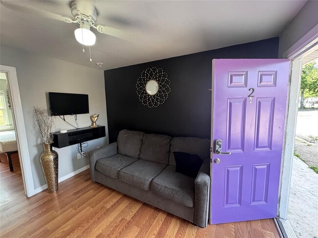 Photo - 1402 N 2nd St Apartment Unit 2