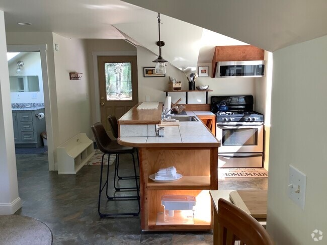 Building Photo - 183 Back Meadow Rd Unit Back Meadow Studio Rental