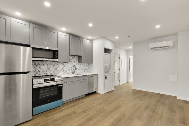 Photo - 1428 A St SE Unit Apt 3