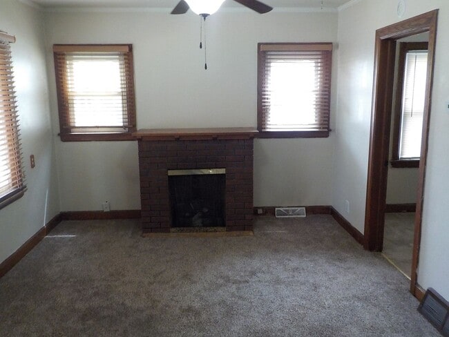 815 W 7th St