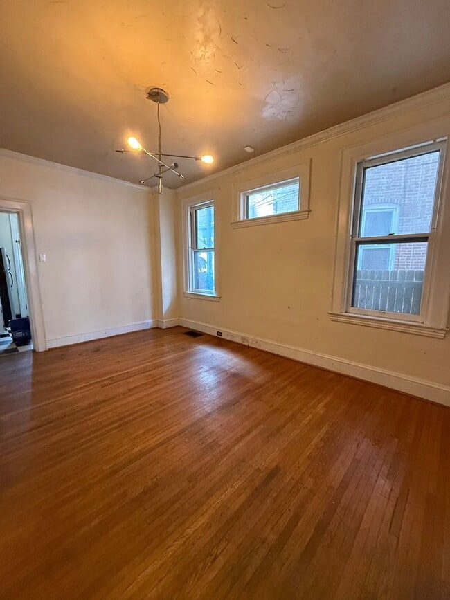 Photo - Spacious 4 bedroom House