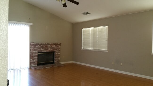 Photo - Comfortable  3Beds 2Baths in North Stockton