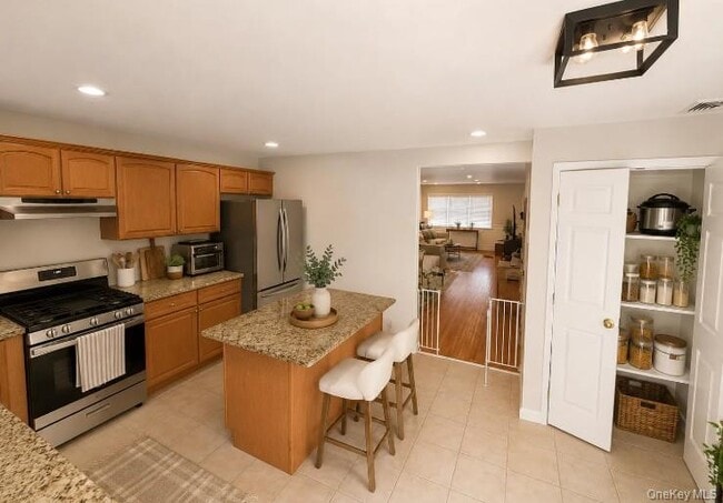 Photo - 71 Crotona Ave
