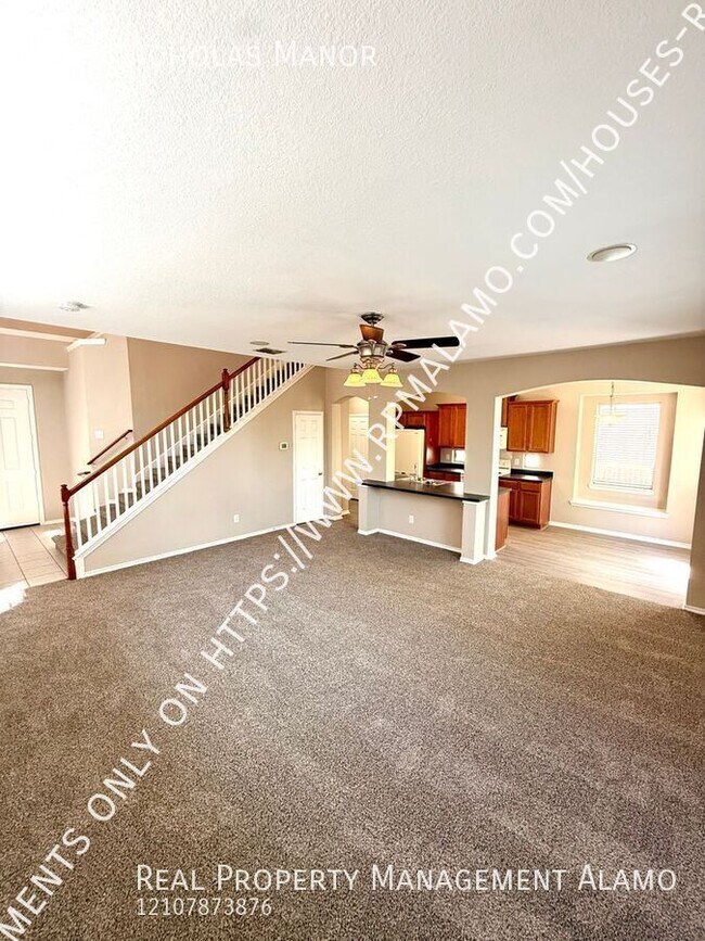 Photo - 1250 Nicholas Mnr