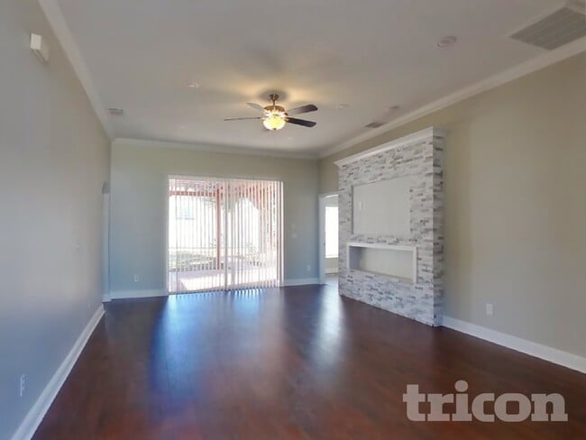 Photo - 15206 Markham Dr