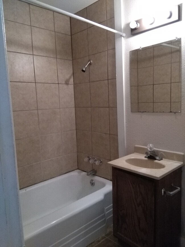 Photo - South City Hydraulic Units Unit 2947 S Hydraulic