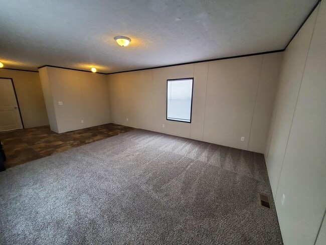 Photo - 2 Meadowlark Dr