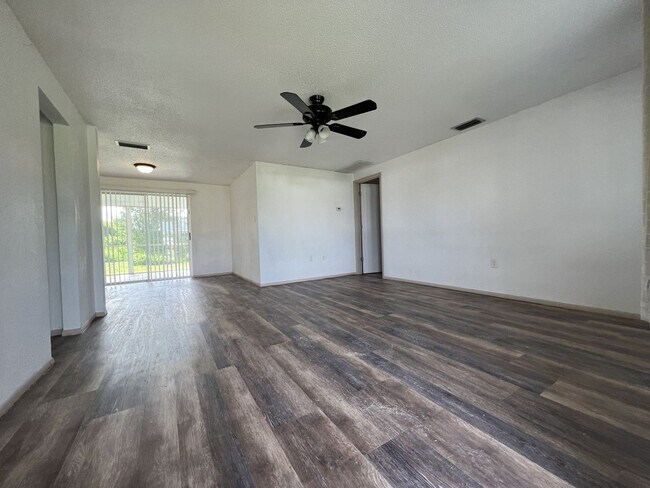 Photo - ** Single Family Home - Port Charlotte - 2 Bed / 2 Bath Plus Den/Bonus Room - Annual Rental - $1,...