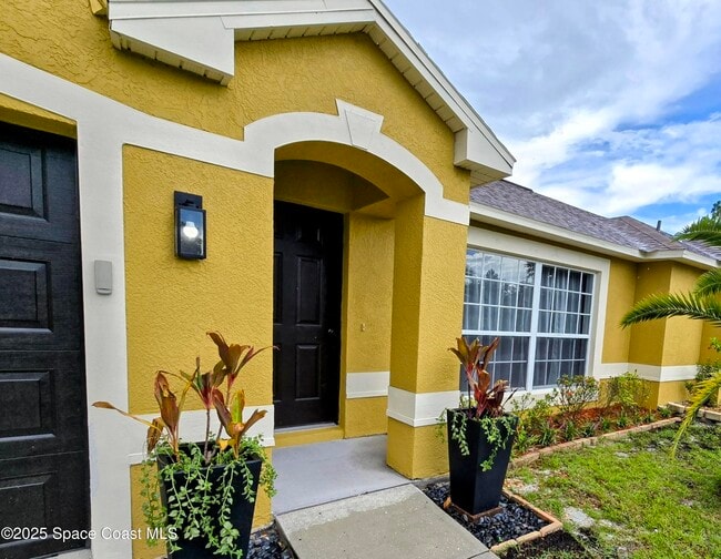 Photo - 1662 Tigard St SE