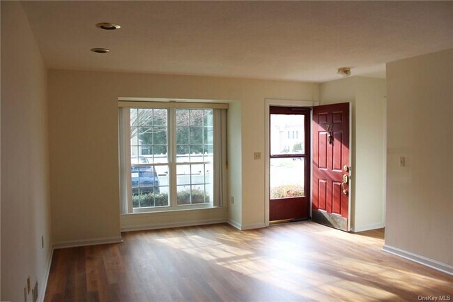 Photo - 77 Winchester Ave Condo