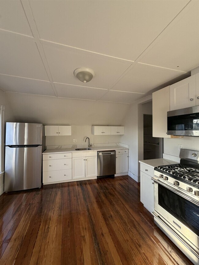 Building Photo - 94 Morrison Ave Unit 3