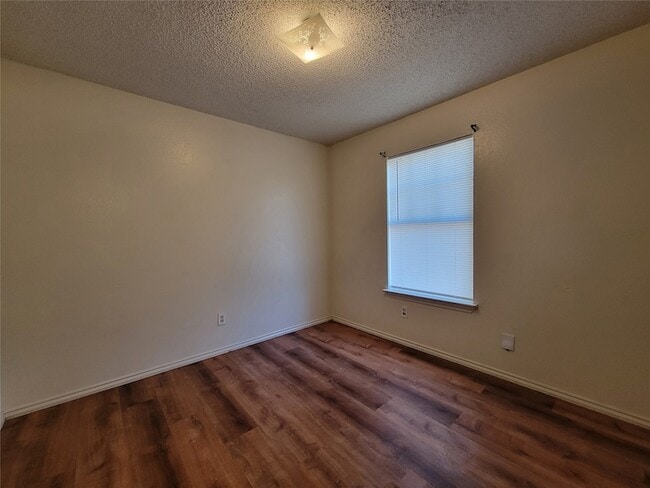 Photo - 1324 Bluffview Dr Unit B
