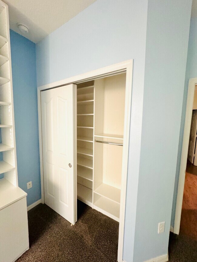 Photo - 519 Bottlebrush Loop