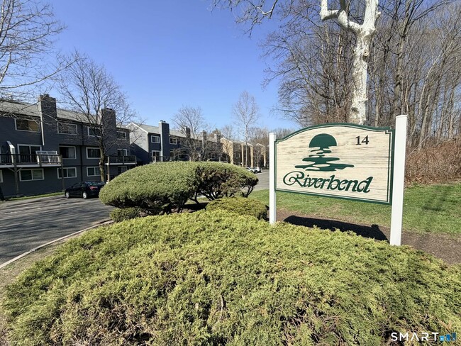 Building Photo - 14 Newtown Rd Unit A24