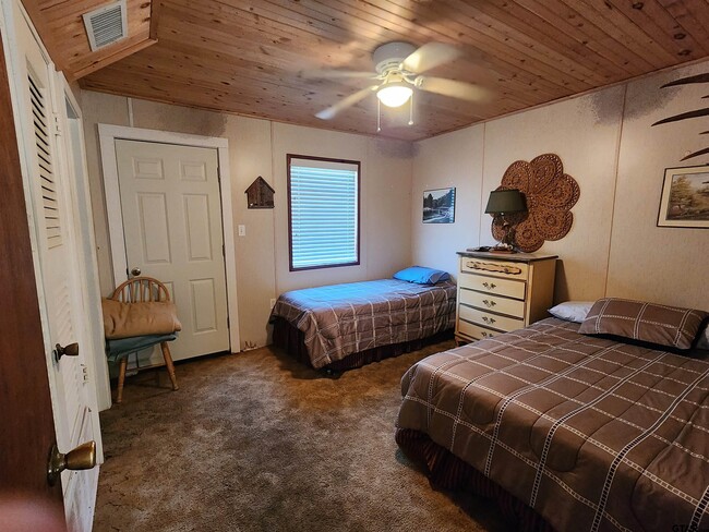 Photo - 845B CR 1987