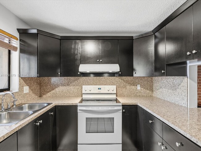 Photo - 5020 SW 40th Ave