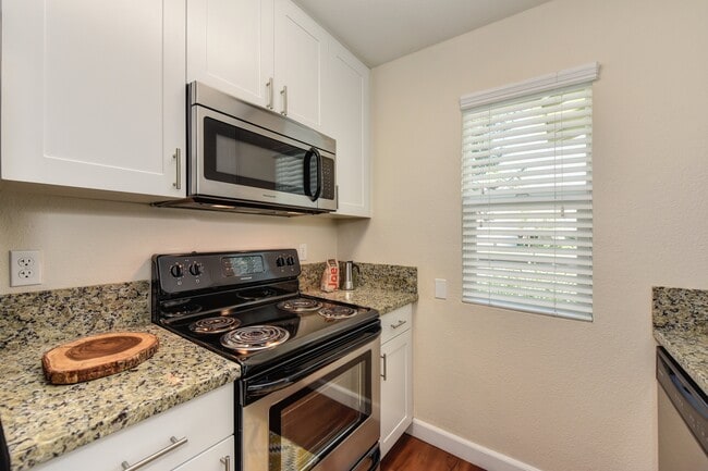 Monte Bello Apartments