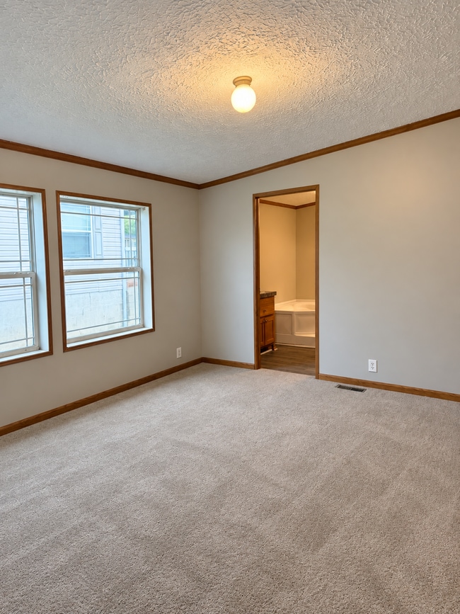 134 Hillview Ct