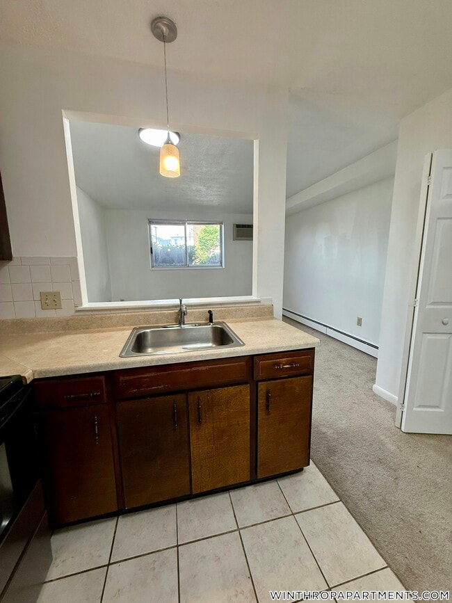 Building Photo - 435 Shirley St Unit 15