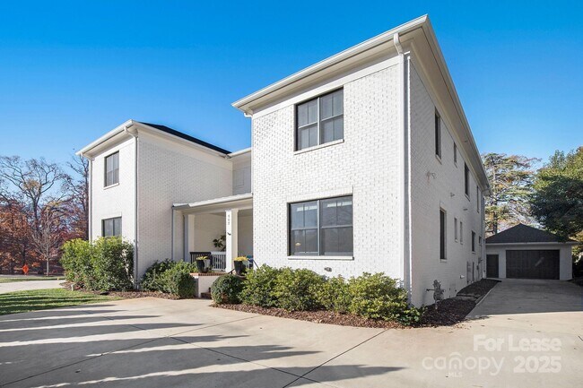 Photo - 407 Louise Ave