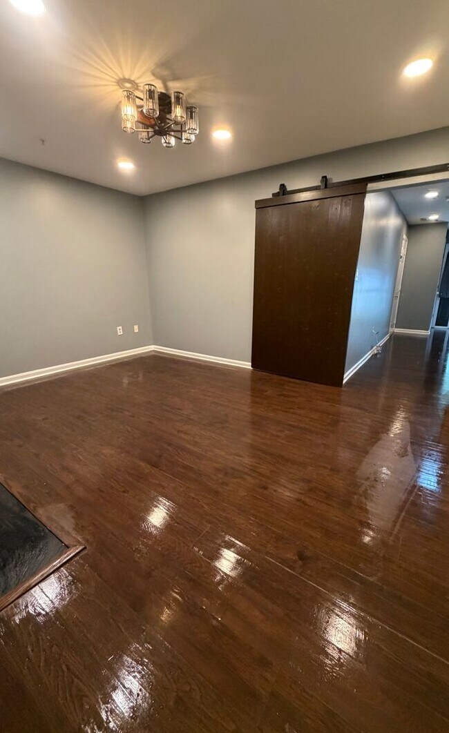 Photo - Beautiful Townhome in Seven Oaks!