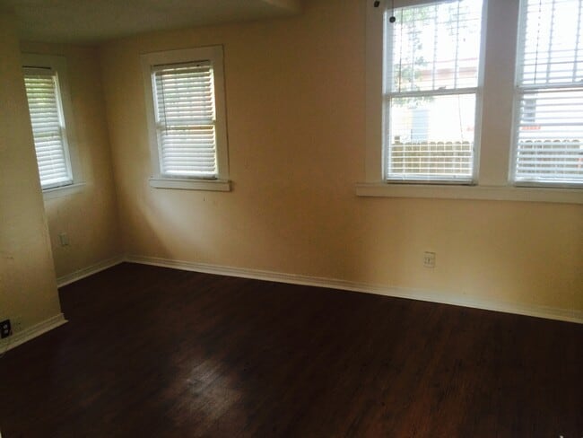 Photo - 906 E 25th Ave