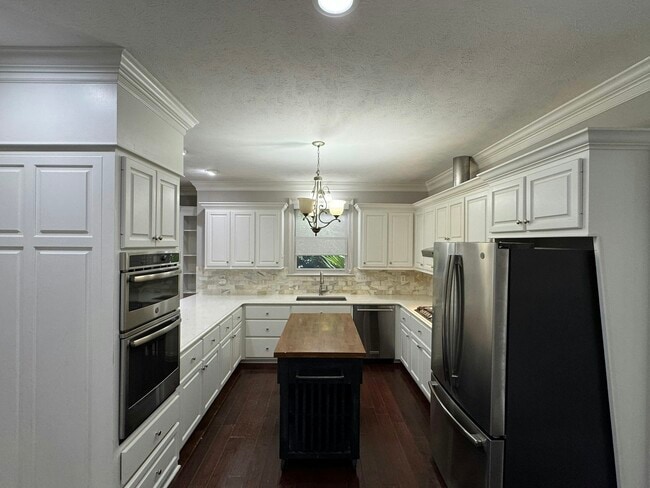 Photo - 301 Golden Pond Dr
