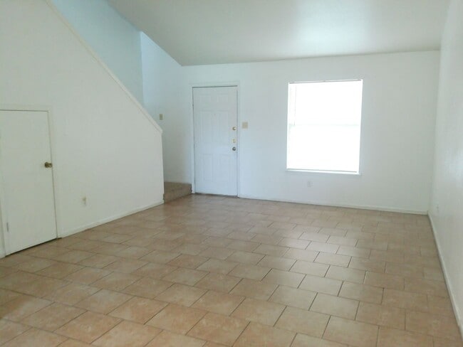 Photo - 5725 Crestmore Dr