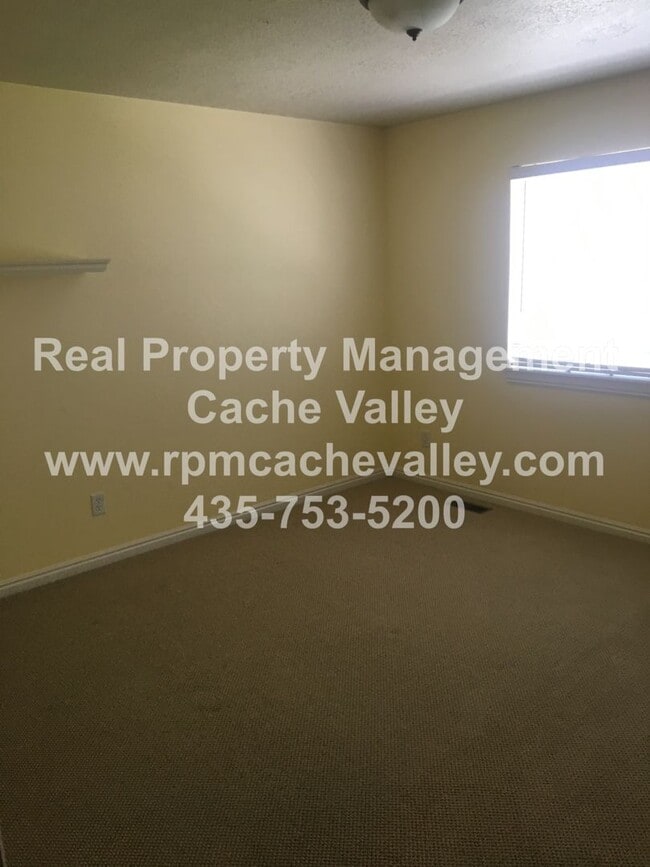 Photo - Pet Friendly, 2 br 1.5 bath Town home. Ava...